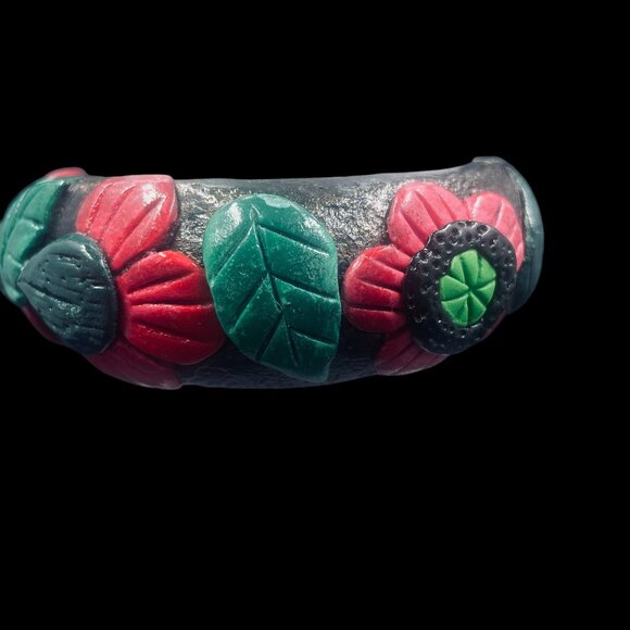 Vintage Hand Carved Wooden Floral Flower Leaf Bangle Bracelet Red Green Boho - Picture 5 of 7
